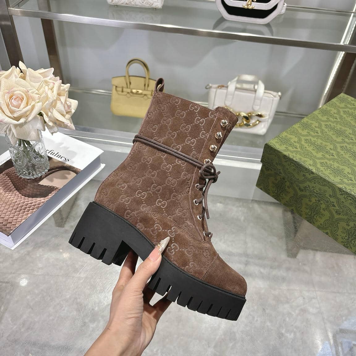 0015 Boots